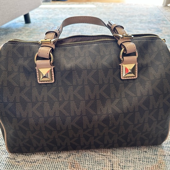 Michael Kors Large Signature Grayson Large Satchel - Picture 6 of 13